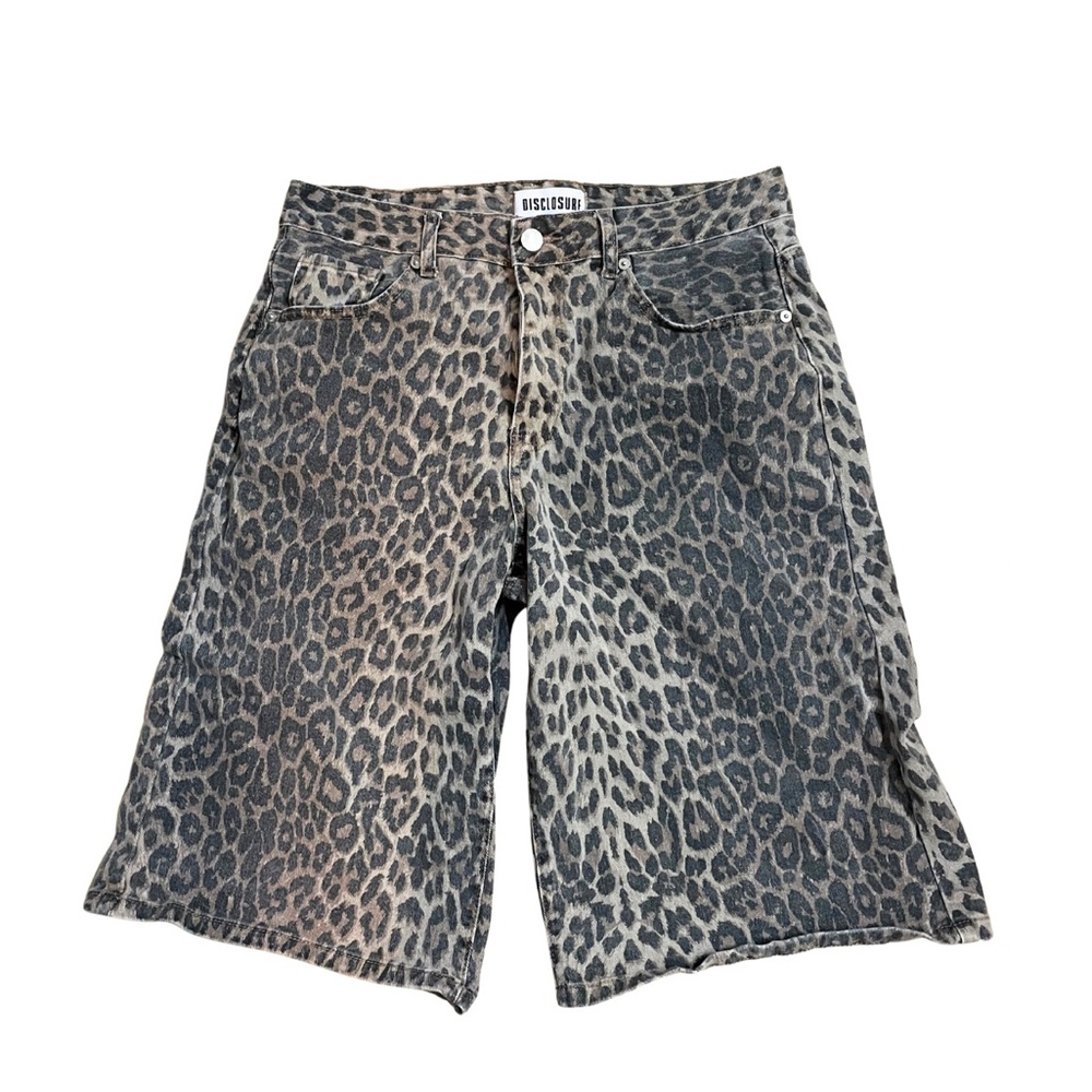 Disclosure Women's cheetah Print Bermuda Shorts
